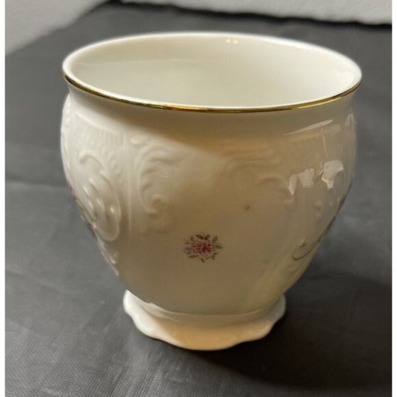 Vintage Bernadotte Porcelain Fine China‎ Cup and Saucer Rose Pattern w Gold Trim - Picture 5 of 10